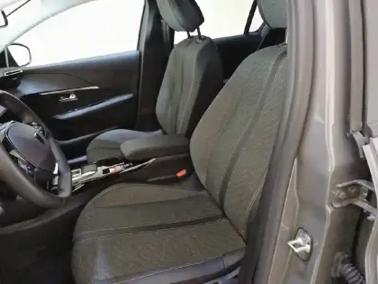 Photo 10 Peugeot 208  Hybrid 110 e-DCS6