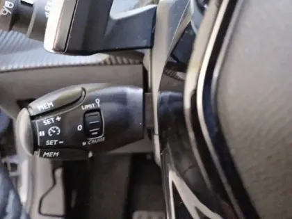 Photo 26 Peugeot 208  Hybrid 110 e-DCS6