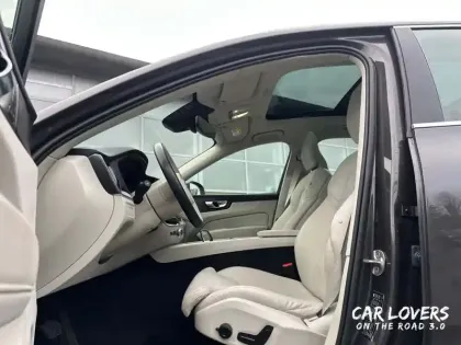 Photo 9 Volvo Xc60  T6 Recharge AWD 253 ch + 145 ch Geartronic 8