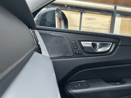 Photo 30 Volvo Xc60  B4 197 ch Geartronic 8