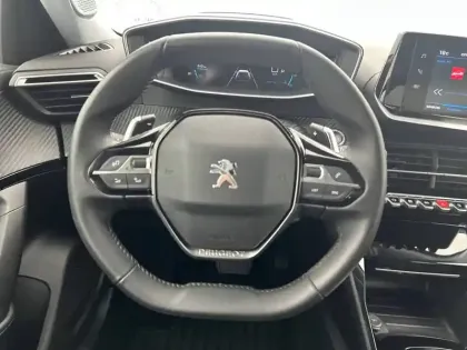 Photo 8 Peugeot 2008  PureTech 130 S&S EAT8