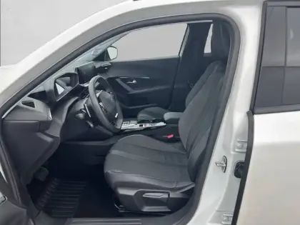 Photo 10 Peugeot 2008  PureTech 130 S&S EAT8