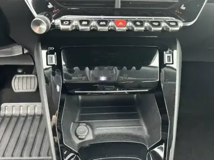 Photo 26 Peugeot 2008  PureTech 130 S&S EAT8