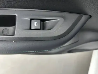 Photo 18 Peugeot 2008  PureTech 130 S&S EAT8