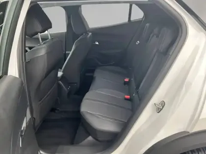 Photo 11 Peugeot 2008  PureTech 130 S&S EAT8