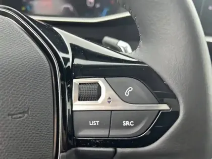 Photo 23 Peugeot 2008  PureTech 130 S&S EAT8