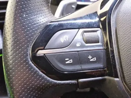 Photo 27 Peugeot 2008  PureTech 155 S&S EAT8