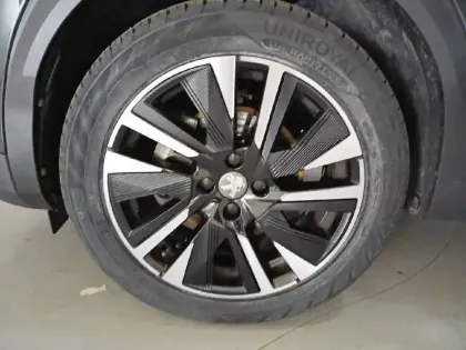 Photo 12 Peugeot 2008  PureTech 155 S&S EAT8