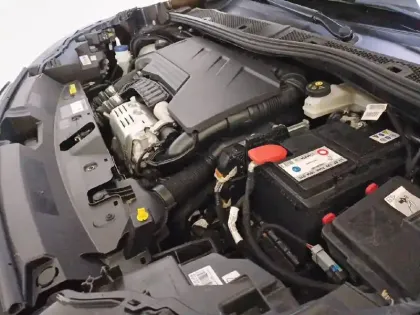 Photo 14 Peugeot 2008  PureTech 155 S&S EAT8