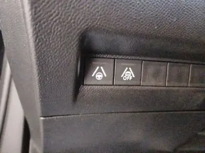 Photo 29 Peugeot 2008  PureTech 155 S&S EAT8