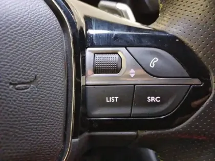 Photo 28 Peugeot 2008  PureTech 155 S&S EAT8