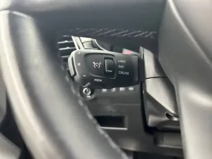 Photo 17 DS DS 7 DS7 Crossback Hybride E-Tense 225 EAT8