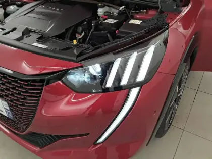 Photo 15 Peugeot 208  Electrique 50 kWh 136ch