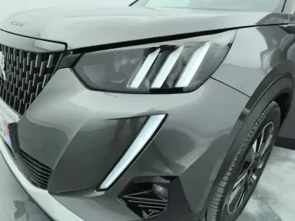 Photo 7 Peugeot 2008  BlueHDi 130 S&S EAT8