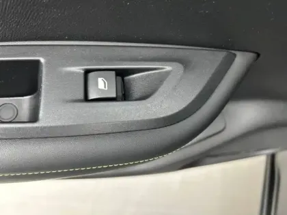 Photo 37 Peugeot 2008 Gén. II Ph1 NG GT 5