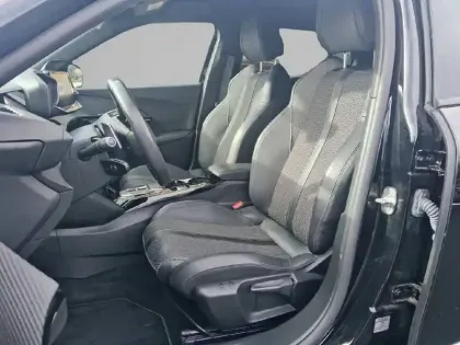 Photo 10 Peugeot 2008  PureTech 130 S&S EAT8