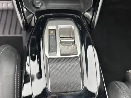 Photo 33 Peugeot 2008 Gén. II Ph1 NG GT 5