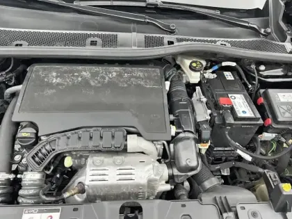 Photo 47 Peugeot 2008 Gén. II Ph1 NG GT 5