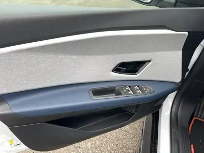 Photo 10 Renault 5 Renault  E-Tech Electrique 10 ch autonomie confort