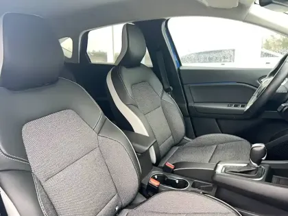 Photo 13 Renault Captur  E-Tech 145 - 21