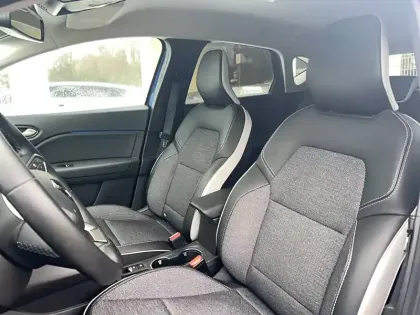 Photo 8 Renault Captur  E-Tech 145 - 21