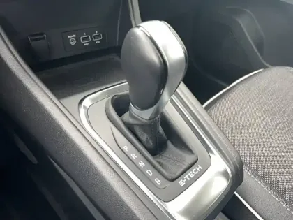 Photo 12 Renault Captur  E-Tech 145 - 21