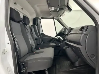 Photo 61 Renault Master  FGN TRAC F3500 L2H2 BLUE DCI 135
