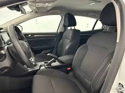 Photo 17 Renault Megane Mégane IV Berline Blue dCi 115 - 21N