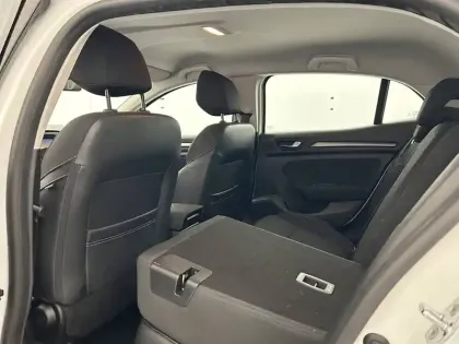 Photo 34 Renault Megane Mégane IV Berline Blue dCi 115 - 21N