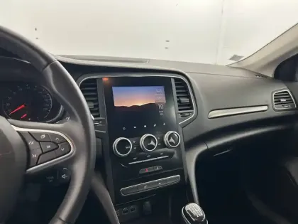 Photo 20 Renault Megane Mégane IV Berline Blue dCi 115 - 21N