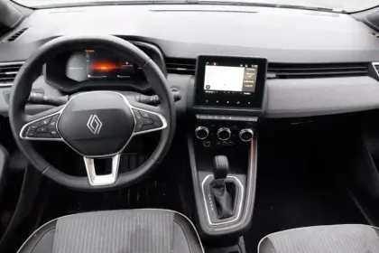 Photo 8 Renault Clio  E-Tech full hybrid 145 ch GSR2