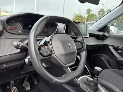 Photo 8 Peugeot 2008  PureTech 100 S&S BVM6