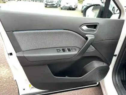 Photo 10 Renault Captur  E-Tech full hybrid 145 ch