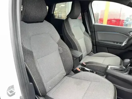 Photo 13 Renault Captur  E-Tech full hybrid 145 ch