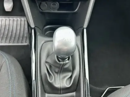 Photo 13 Peugeot 2008  PureTech 110ch S&S BVM6