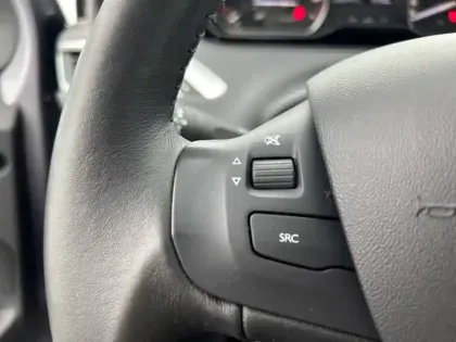 Photo 19 Peugeot 2008  PureTech 110ch S&S BVM6