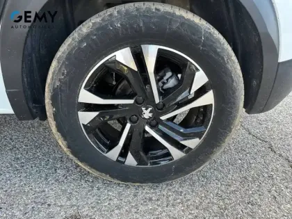 Photo 10 Peugeot 2008  PureTech 130 S&S EAT8