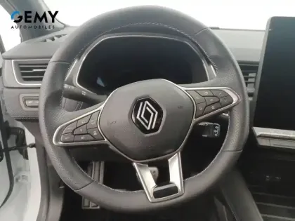 Photo 12 Renault Captur  E-Tech full hybrid 145 ch