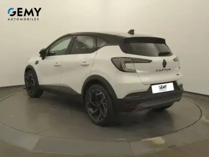 Photo 25 Renault Captur  E-Tech full hybrid 145 ch
