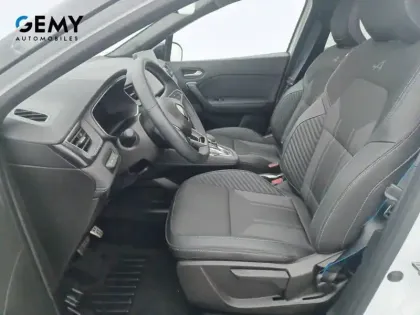 Photo 27 Renault Captur  E-Tech full hybrid 145 ch