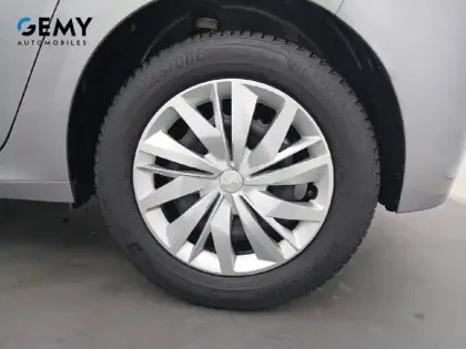 Photo 31 Peugeot 208  BlueHDi 100 S&S BVM6