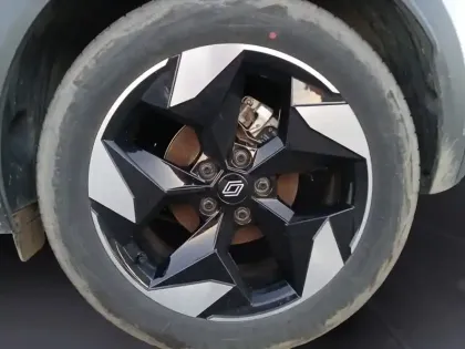 Photo 8 Renault Captur  E-Tech full hybrid 145 ch