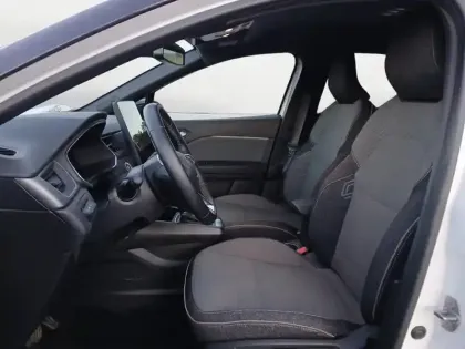 Photo 10 Renault Captur  E-Tech full hybrid 145 ch