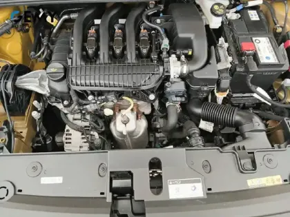 Photo 31 Peugeot 208  PureTech 75 S&S BVM5