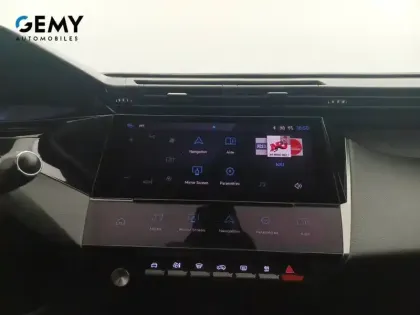 Photo 13 Peugeot 308  BlueHDi 130ch S&S EAT8