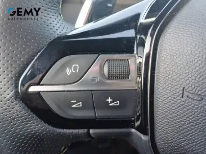 Photo 12 Peugeot 2008  Hybrid 136 e-DCS6