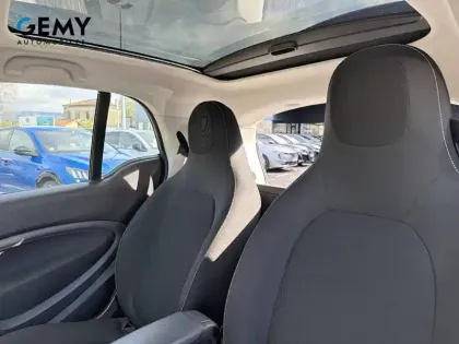 Photo 9 Smart Fortwo  Coupé 0.9 90 ch S&S