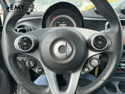 Photo 16 Smart Fortwo  Coupé 0.9 90 ch S&S