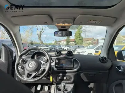 Photo 7 Smart Fortwo  Coupé 0.9 90 ch S&S