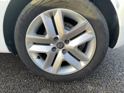 Photo 57 Renault Clio Gén. V (BJA) Ph1 Business 5